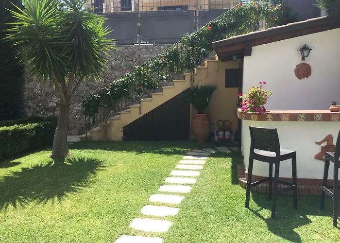 Almond タオルミーナ