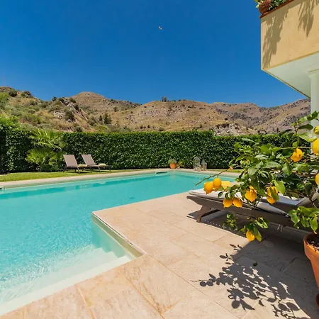 Villa Almond *