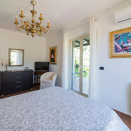 Villa Almond *