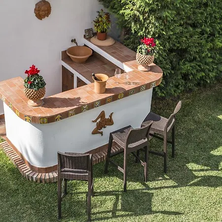 Villa Almond *
