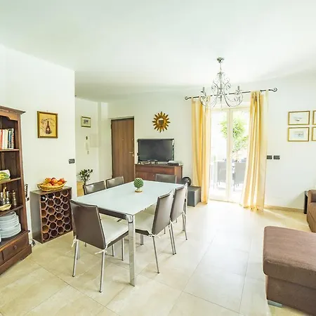 Villa Almond *