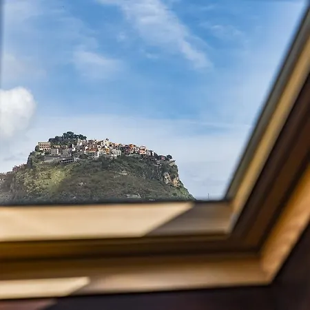 Almond Taormina